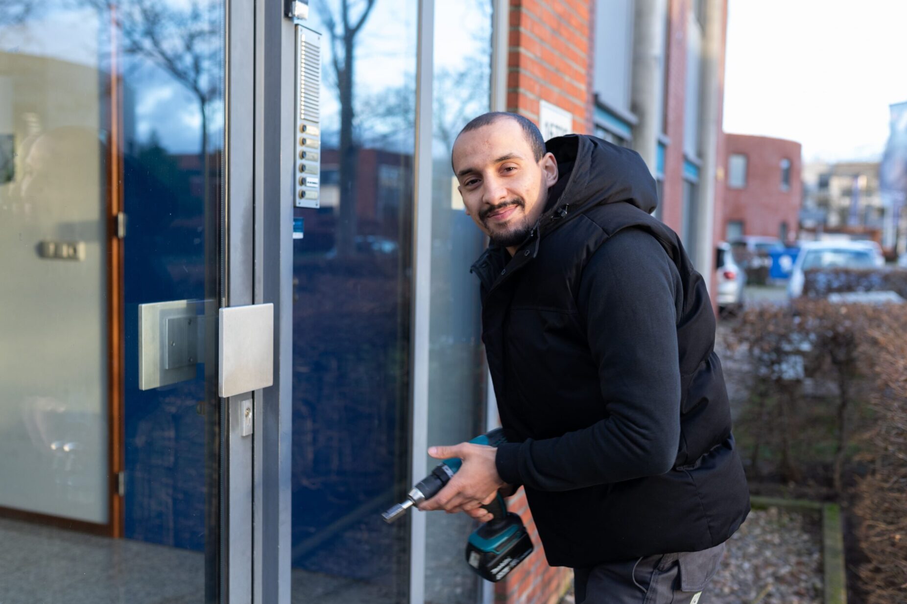 Slotenmaker buitengesloten